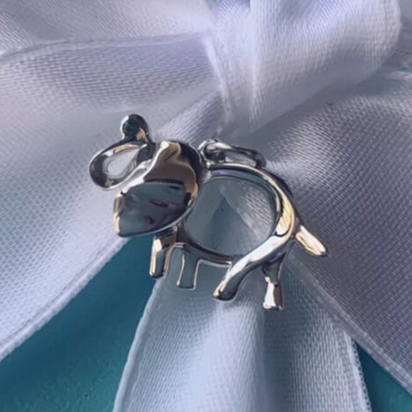 RARE, NEW!! Tiffany & Co. Sterling Silver Call of the Wild Elephant Necklace - Picture 2 of 6